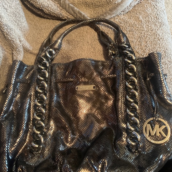 Michael Kors Handbags - Michael Kors purse. New without tags